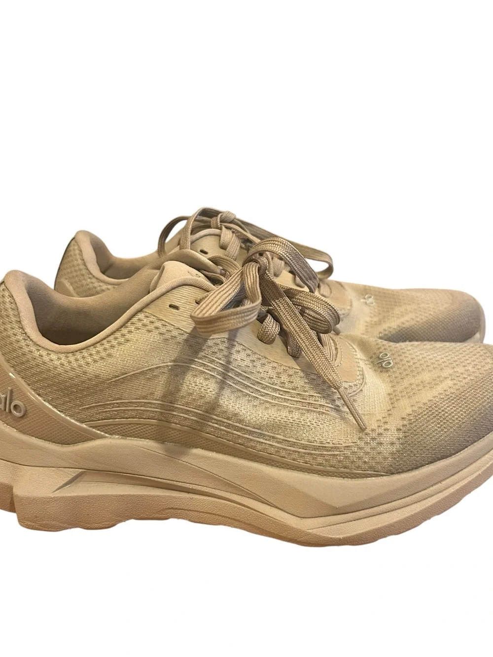Alo Runner Sneakers Sz 8 Gravel